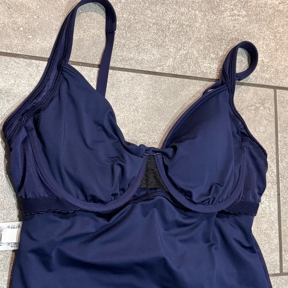 Lands End Tankini Swim Top Women 14L Navy Blue Excellent Underwire Ruched Twist - Picture 8 of 9